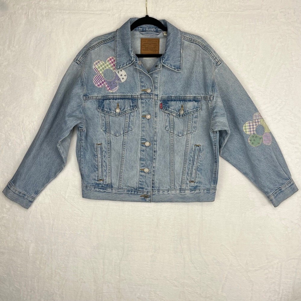 Levi's Premium 90's Trucker Jacket Womens M Fresh As A Daisy Patchwork Jean Coat - Picture 2 of 16